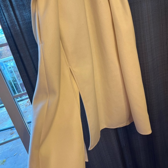 H&M vest jacket. Soft and heavy. - Picture 5 of 5